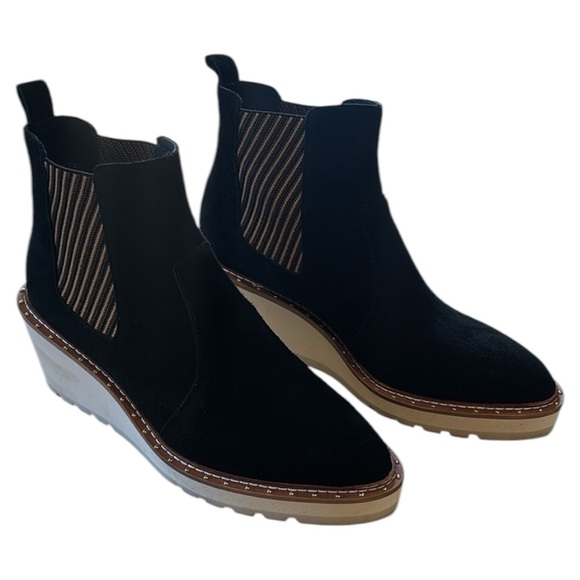 Cecilia New York Black Stripe Suede Gemma Chelsea Boots- size 7 - Picture 1 of 8